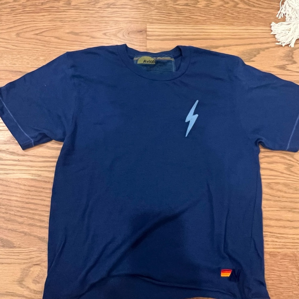 LIKE NEW AV BOYFREIND TEE